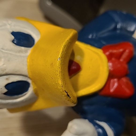 Vintage Donald Duck Cast Iron Bank - Picture 8 of 8